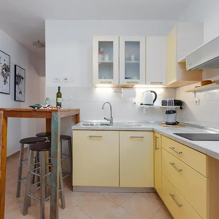 Gorgeous In With Wifi *